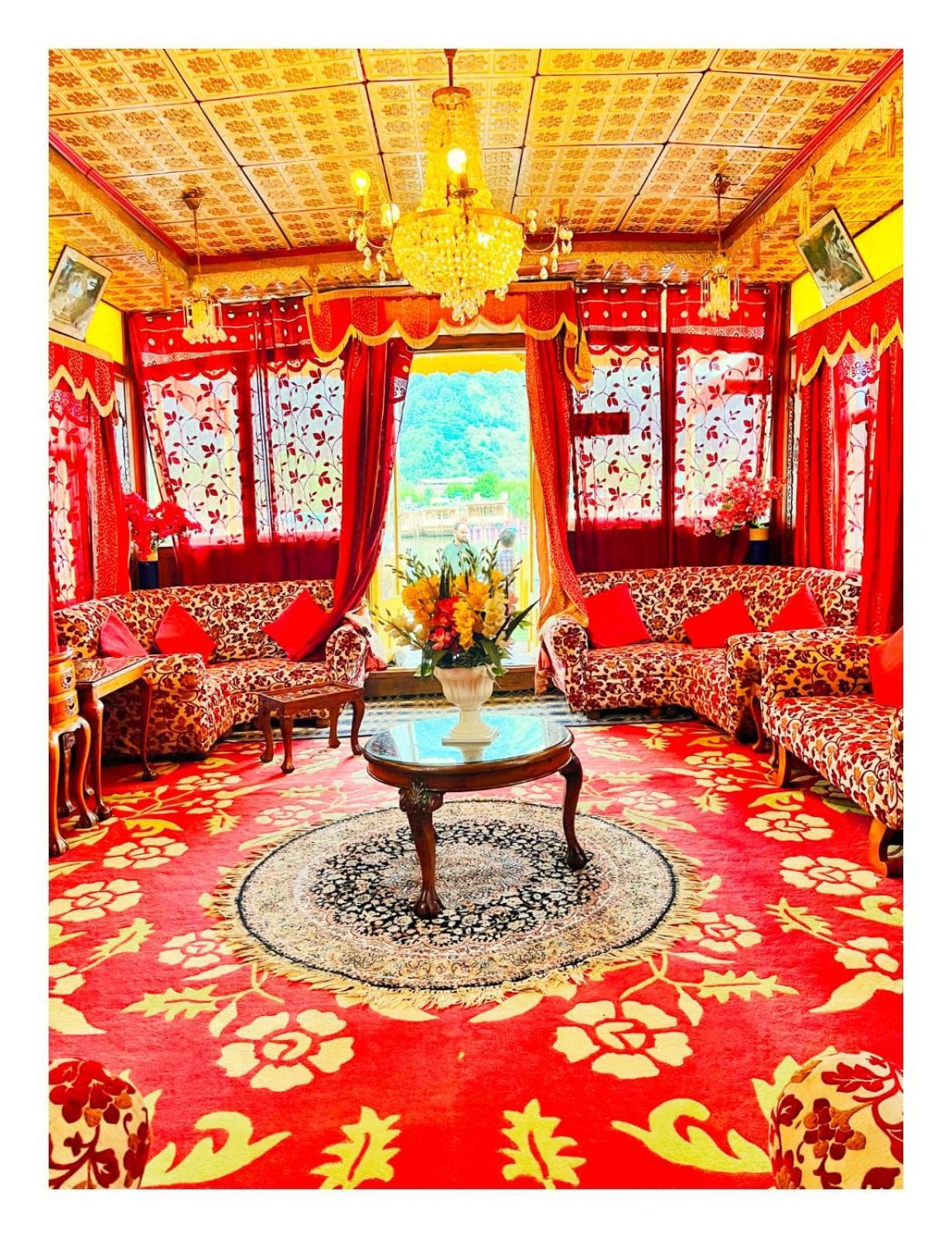 Mossess Group Of Houseboats Otel Srīnagar Dış mekan fotoğraf